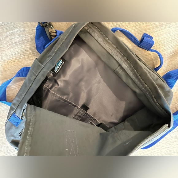 MERU Backpack New with Tags Gray and Blue - Picture 2 of 2